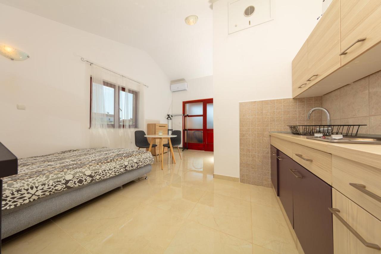 Villa Lili Pola Esterno foto